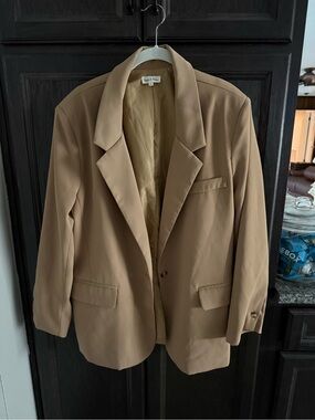 Aaron & Amber blazer size large